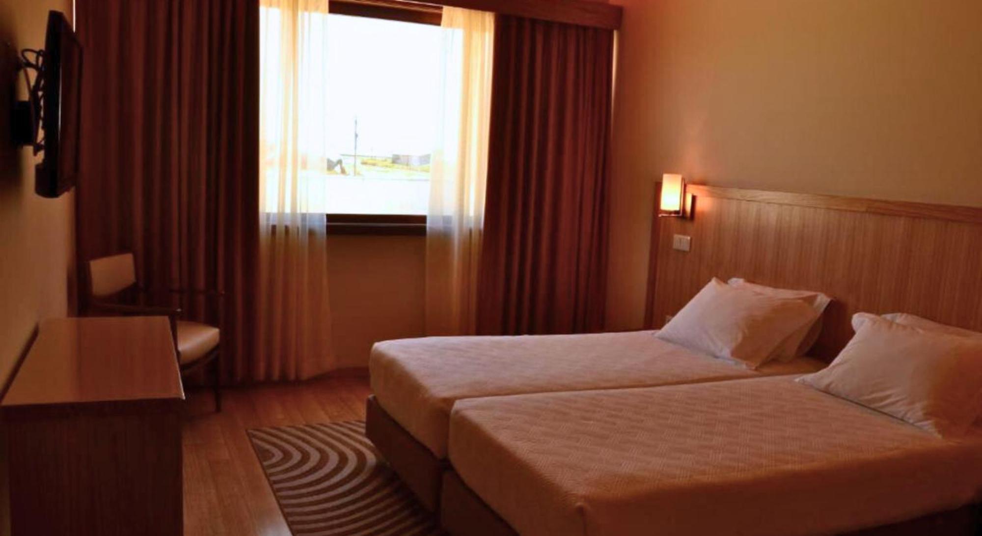 Hotel Santo Andre Повуа-ди-Варзин Экстерьер фото